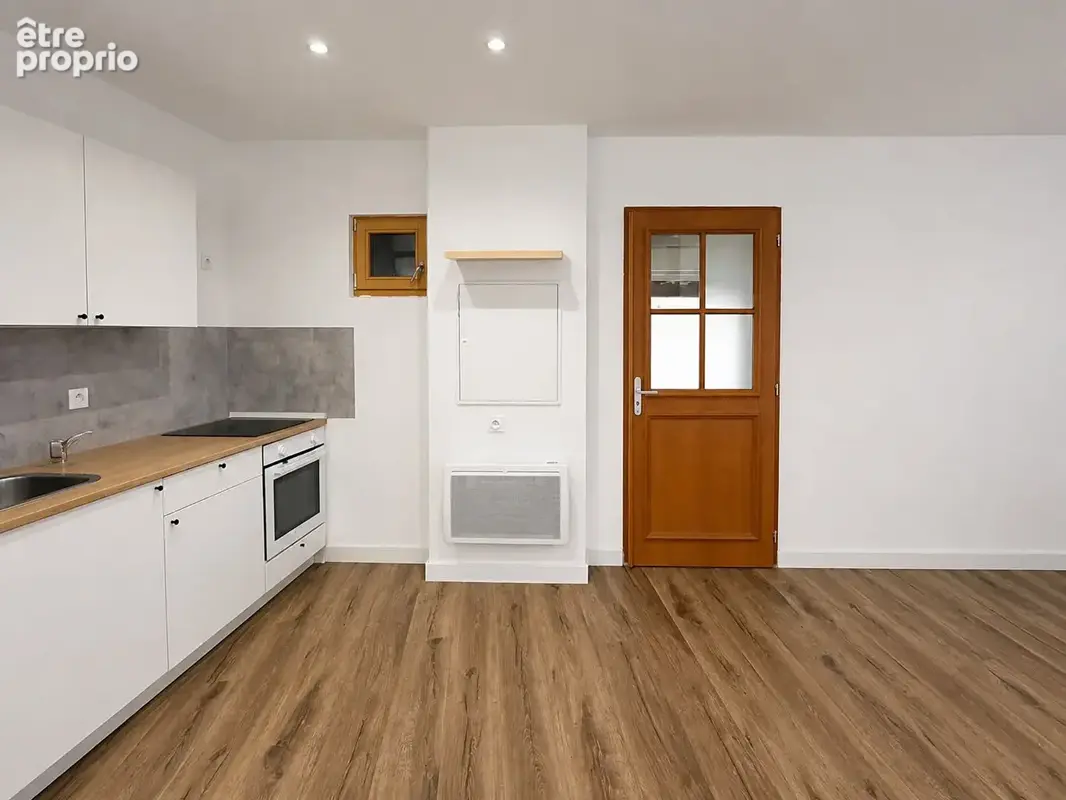 Appartement T2 rénové de 40 m² avec cave en centre-ville ! Faibles charges - photo 2