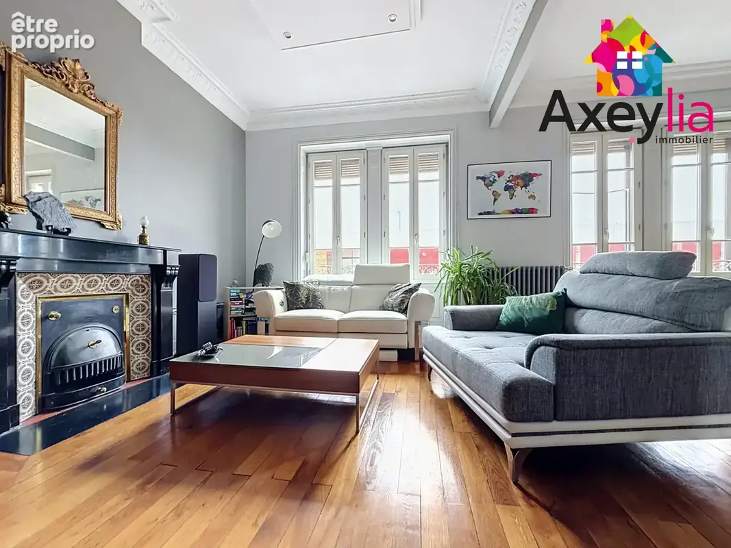 A vendre - roanne gare - appartement t3 style haussmannien avec deux chambres, deux greniers et cave - photo 4