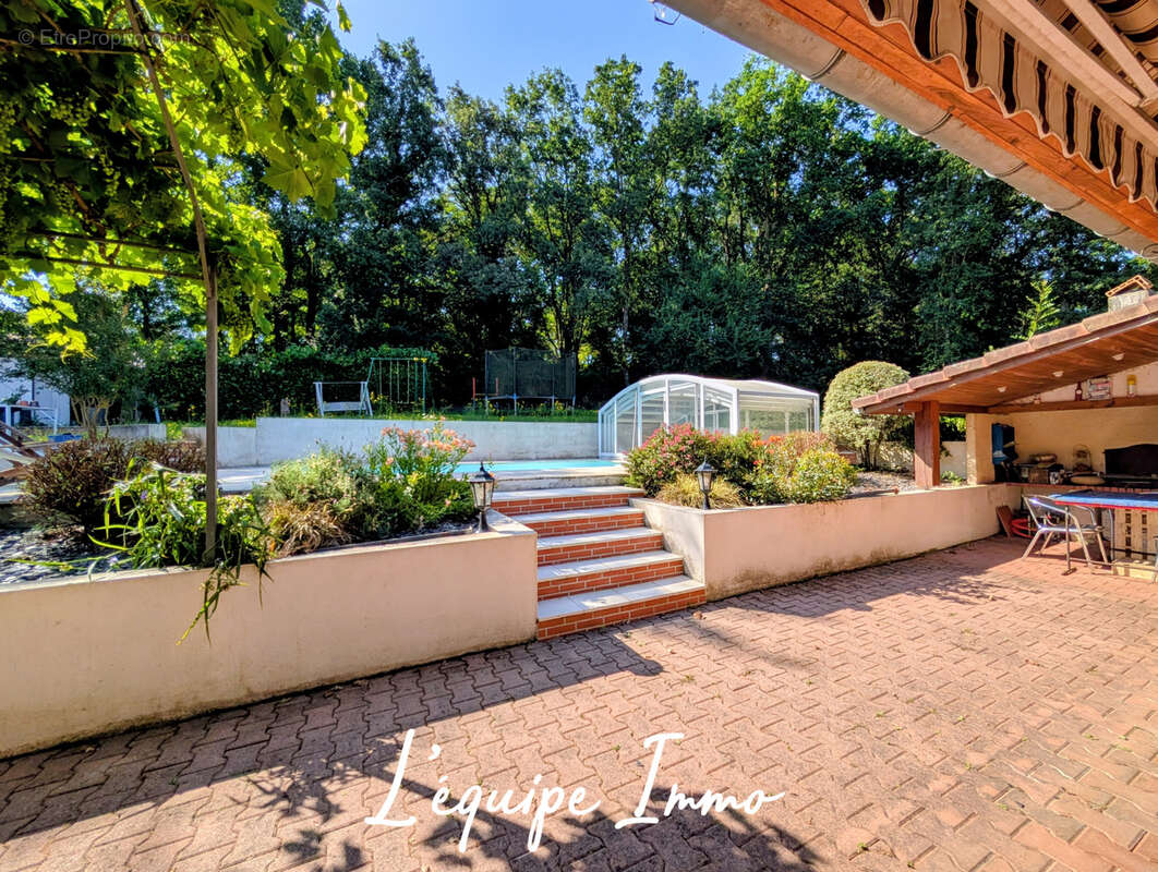 Grande Maison familiale avec piscine et garages sur 4300 m2 de terrain - photo 2