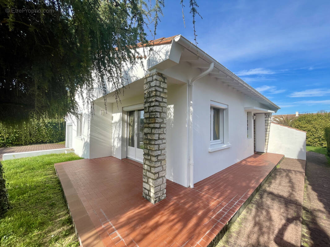 Maison à VAUX-SUR-MER