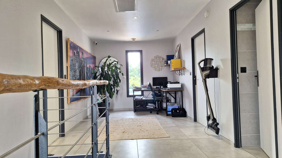 Maison à CHANAT-LA-MOUTEYRE