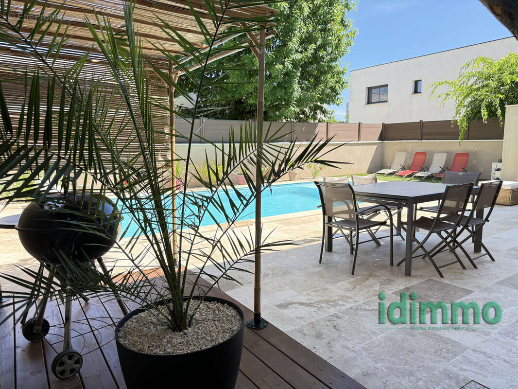 Belle prestation pour cette Maison de 220m2 Saint Priest - photo 29