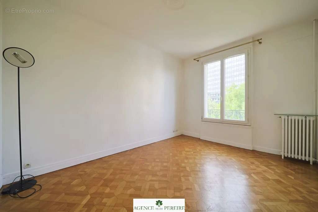 Appartement à LA GARENNE-COLOMBES