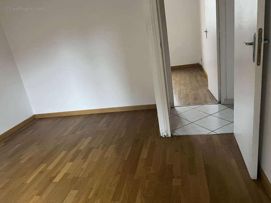 Nevers appartementce type T3, proche de la gare et du centre ville. - photo 12