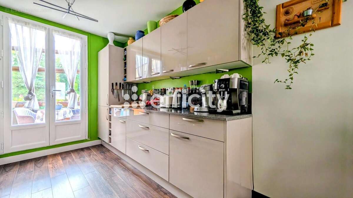 Appartement à LOGNES