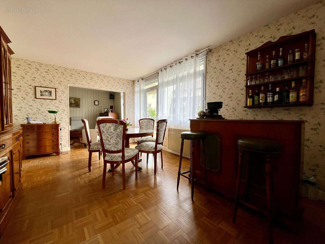 Appartement à HOUILLES