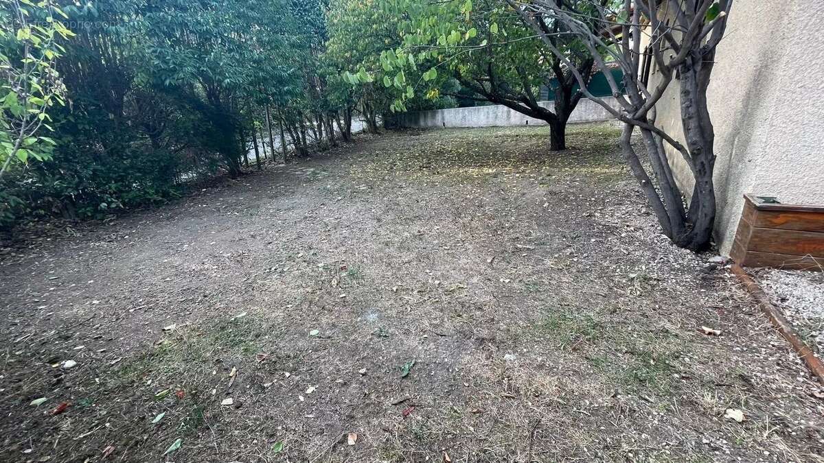 Maison à TOURRETTES