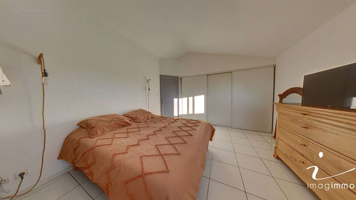 Maison à SAINT-JEAN-DE-VEDAS