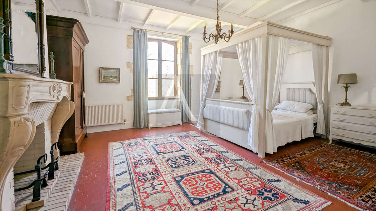 Maison à SAINT-FRONT-SUR-LEMANCE