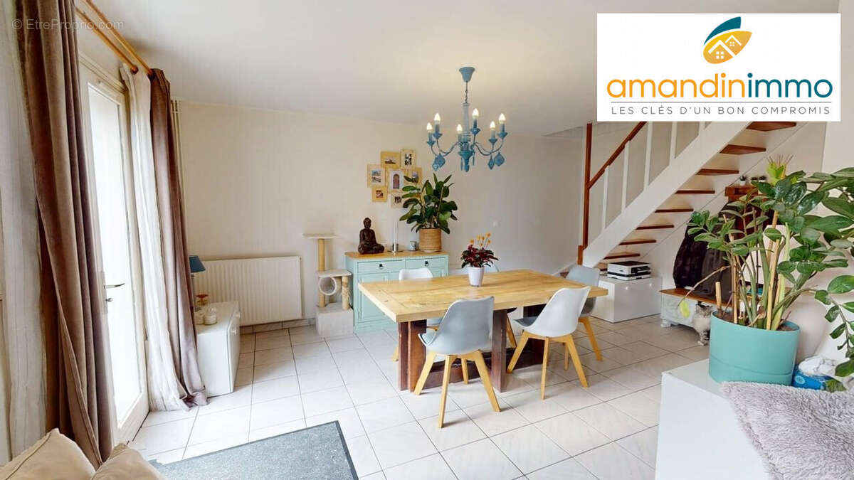 Maison à VERT-SAINT-DENIS