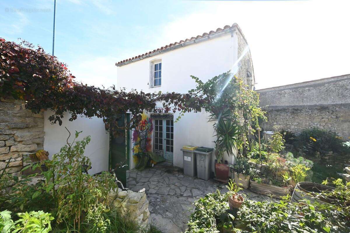 Maison à SAINT-CLEMENT-DES-BALEINES