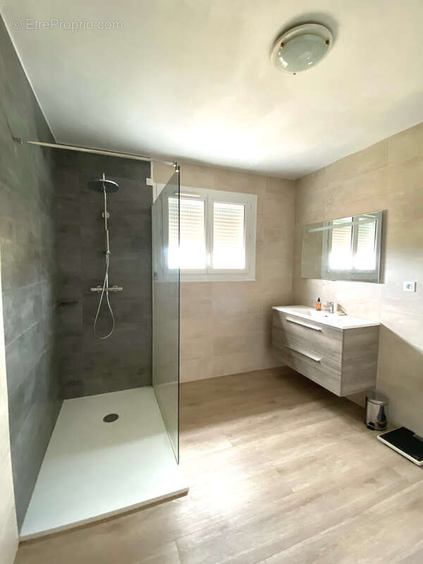 123 m2 habitables sur beau terrain avec vue dégagée - photo 8