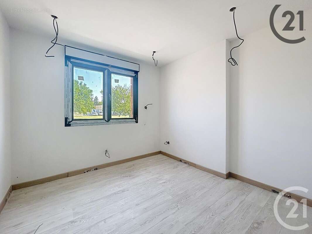 Maison à NEUFCHATEL-SUR-AISNE