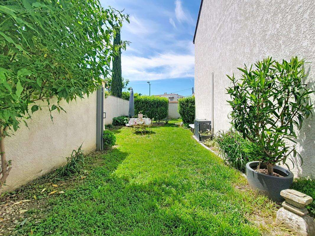 Maison - 3 Chambres - Buanderie - Garage - Sous-sol - Double Terrasse - Jardin - Au calme - photo 7