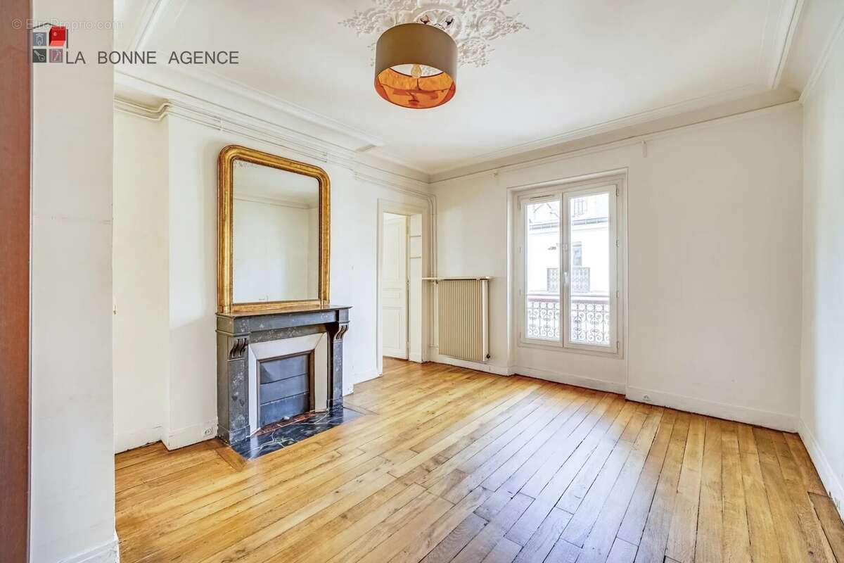 Appartement à PARIS-17E