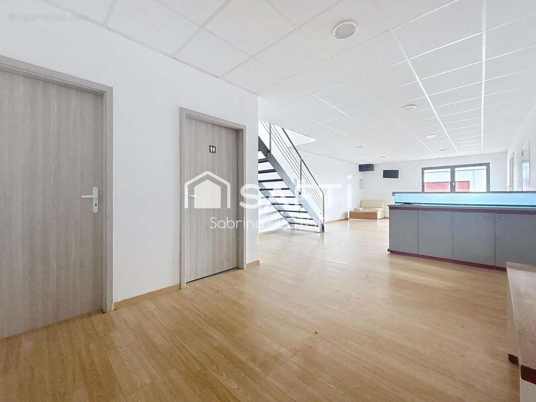 Commerce 465 m² à Crehange  - photo 3