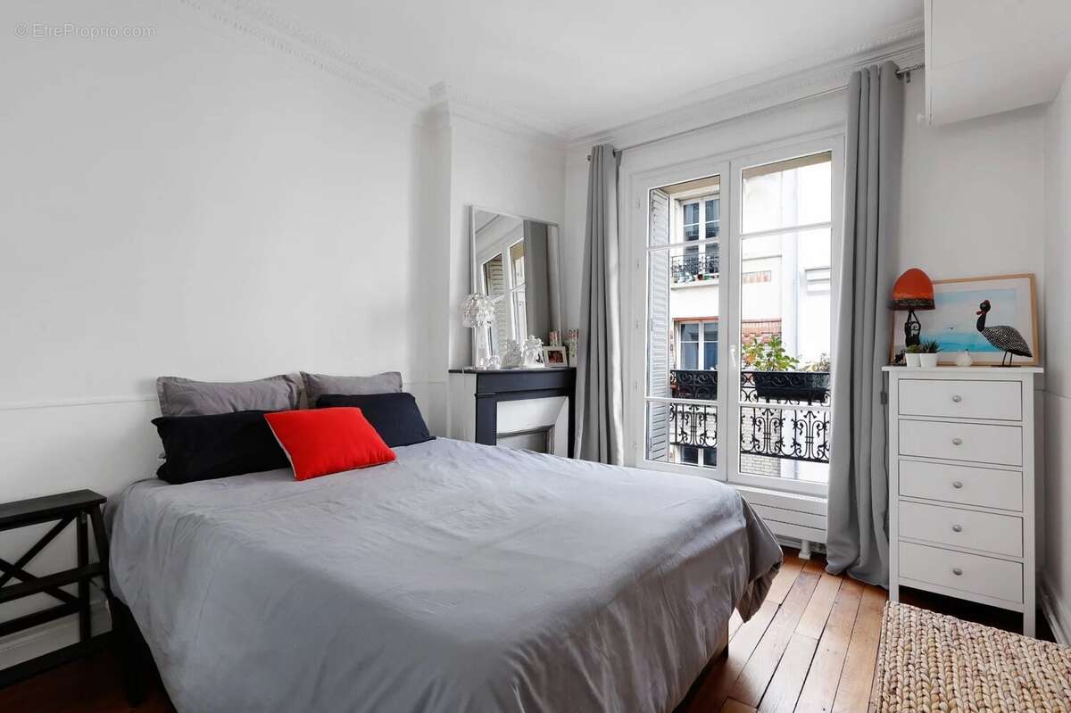 Appartement à PARIS-18E