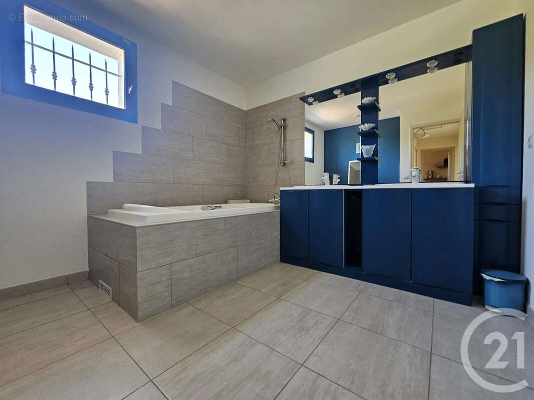 Maison à LA CADIERE-D'AZUR