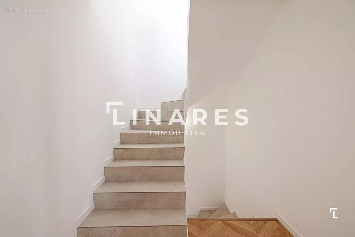 Appartement à MARSEILLE-5E