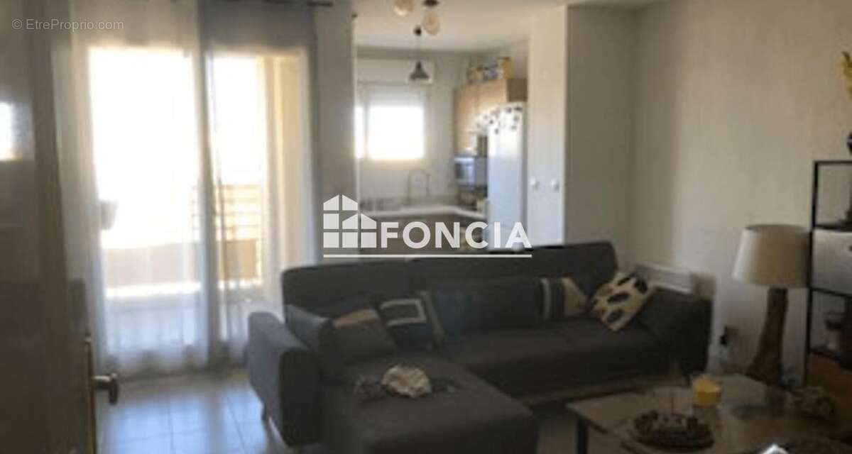 Appartement à PORT-SAINT-LOUIS-DU-RHONE