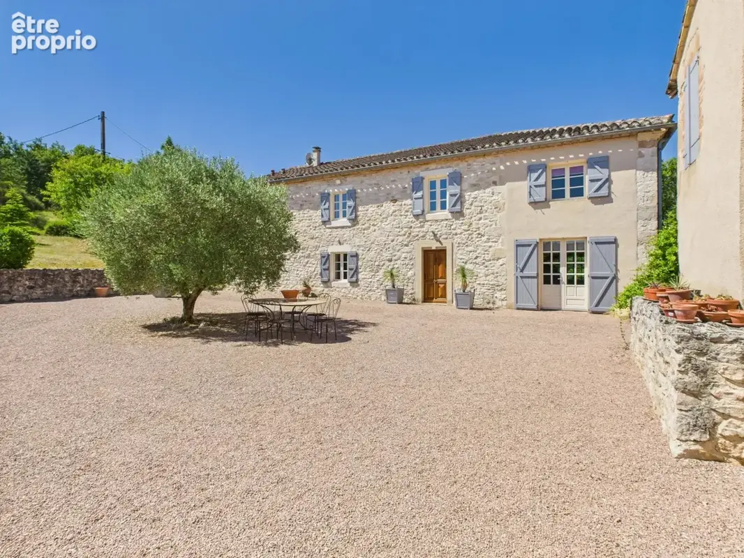 Charmante Ancienne Propriété de Vigneron avec 33 Hectares, Vues Panoramiques et Lac - photo 22