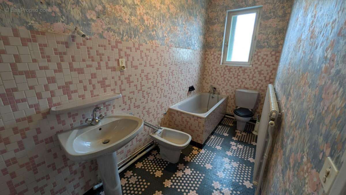 Maison à VARENNES-SUR-ALLIER