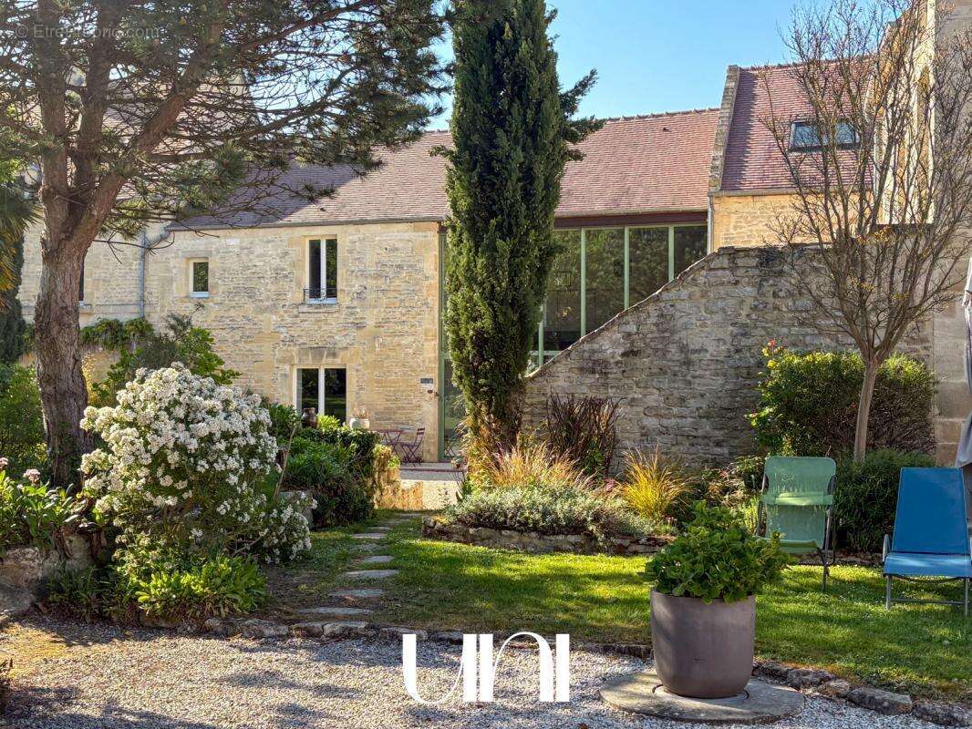 Maison à FONTAINE-HENRY