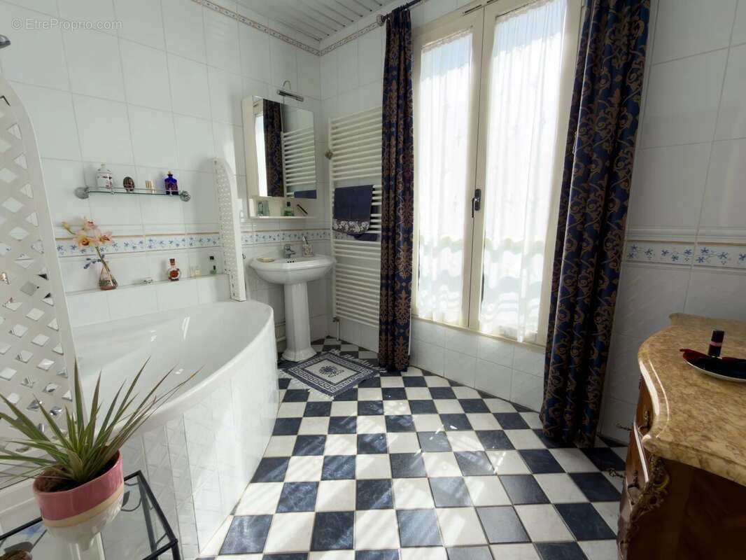 Maison à LE RAINCY