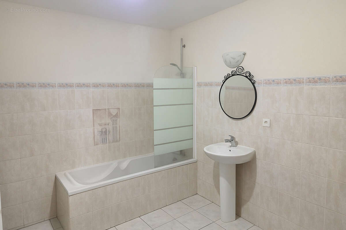 Appartement à VERCEL-VILLEDIEU-LE-CAMP