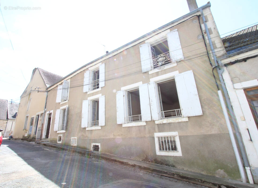Maison à LA CHARITE-SUR-LOIRE
