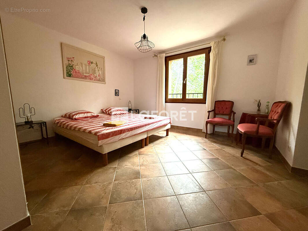 Maison à SAINT-PAUL-EN-FORET