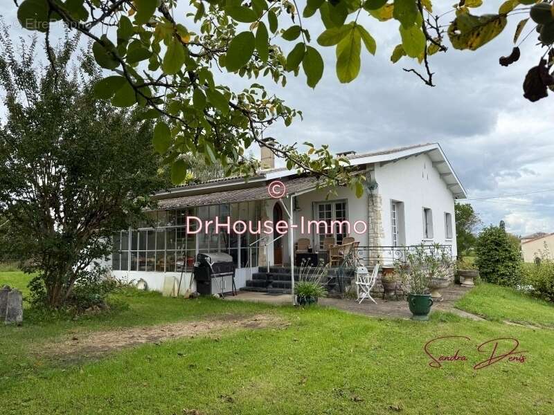 Maison à GENSAC