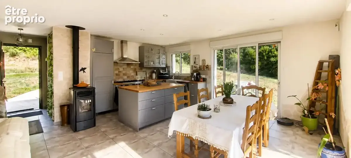 Maison de 5 pièces de 108 m² à Neuvéglise-sur-Truyère - photo 6
