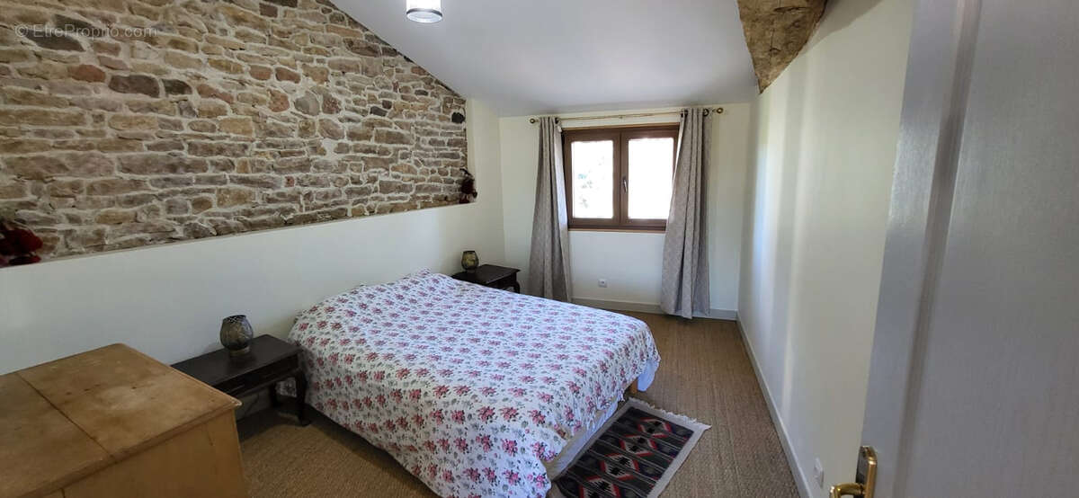 Maison à SAINT-AMOUR-BELLEVUE