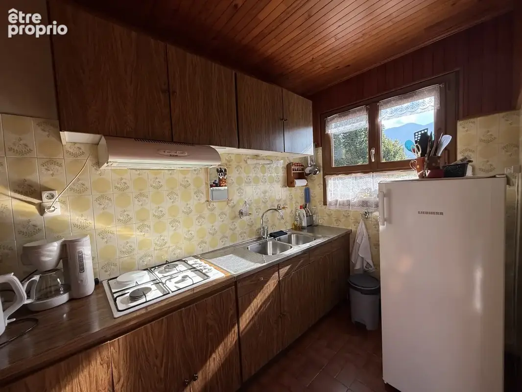 Maison avec dépendances et vaste terrain - UGINE (73400) - photo 4