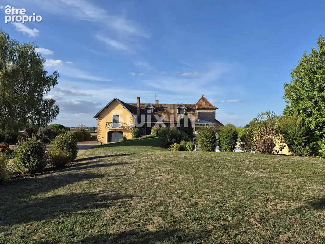 Magnifique propriété avec piscine à Feillens, 245 m² - photo 2