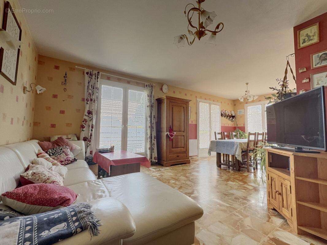 Maison à MAGNY-SUR-TILLE