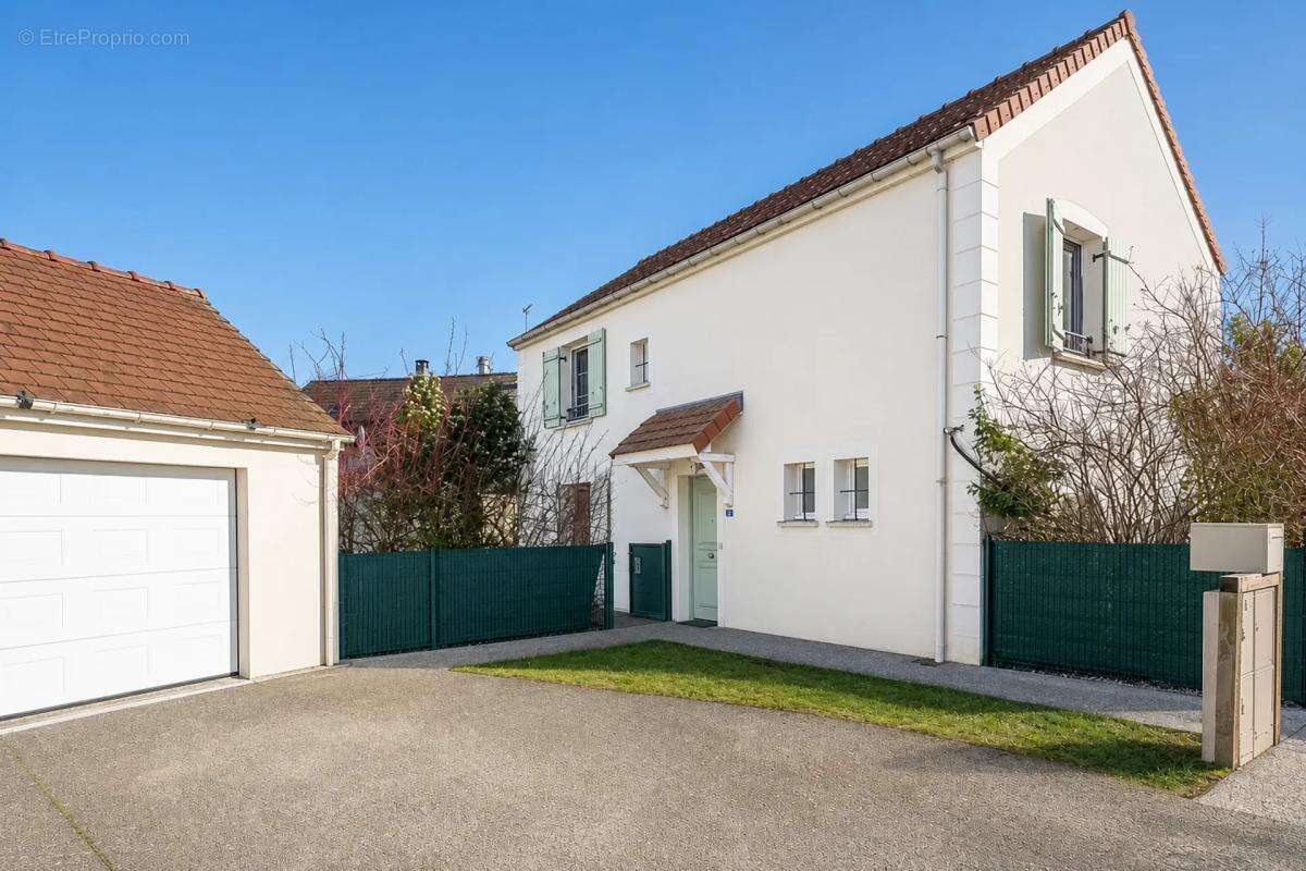 Maison de caractère 5 pièces à Rouvres - photo 15