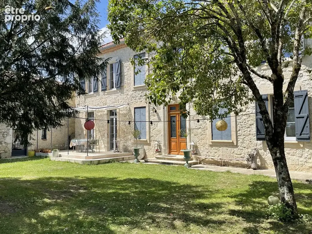 Propriété de caractère rénovée avec piscine, dépendances sur terrain de plus d'un hectare - photo 24