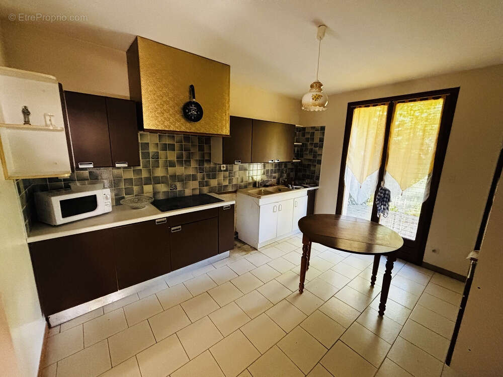 Maison 5 pièces avec Mazet totalisant 155m2 sur une parcelle de 500m2 - photo 9