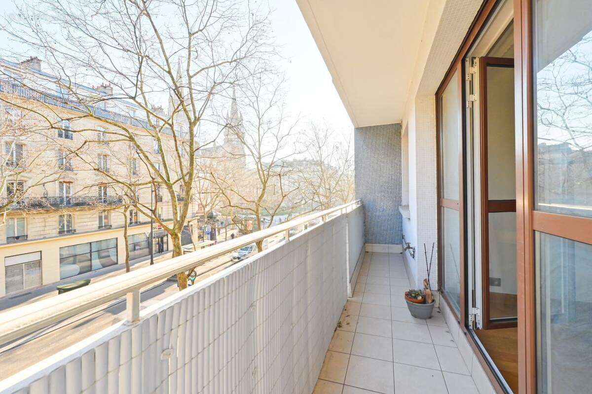 Appartement à PARIS-11E