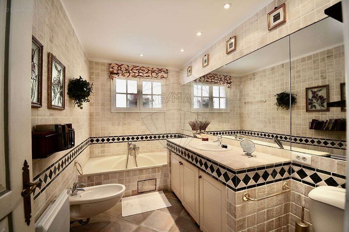 Maison à THEOULE-SUR-MER