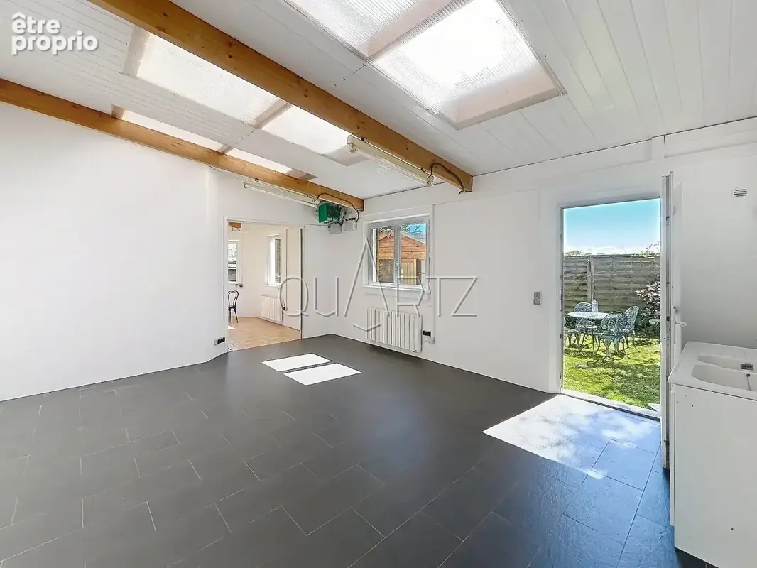 Propriété composée de deux maisons et ses annexes - photo 17