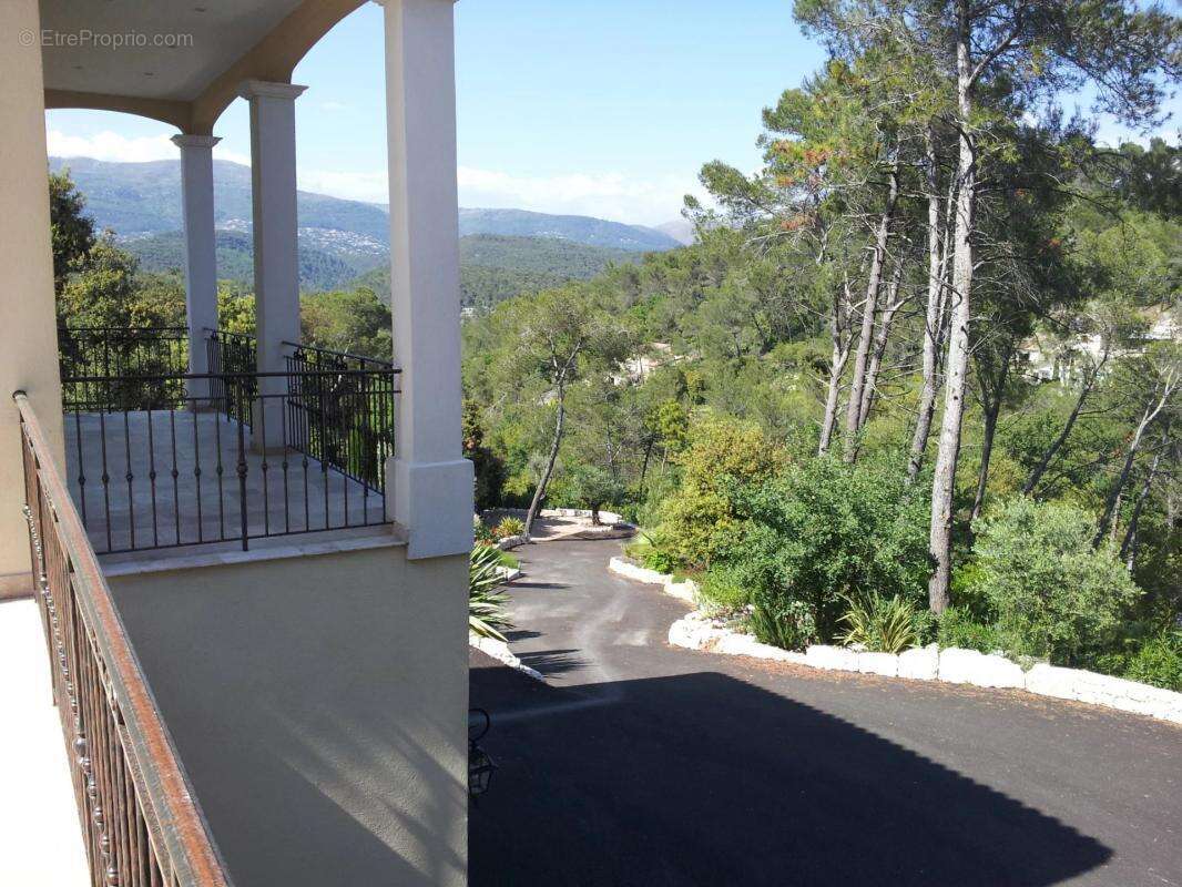 Maison à ROQUEFORT-LES-PINS