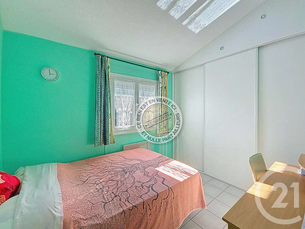 Maison à SAINT-LAURENT-DE-LA-SALANQUE