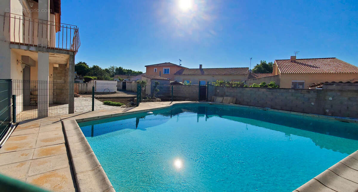 Maison à MAUGUIO