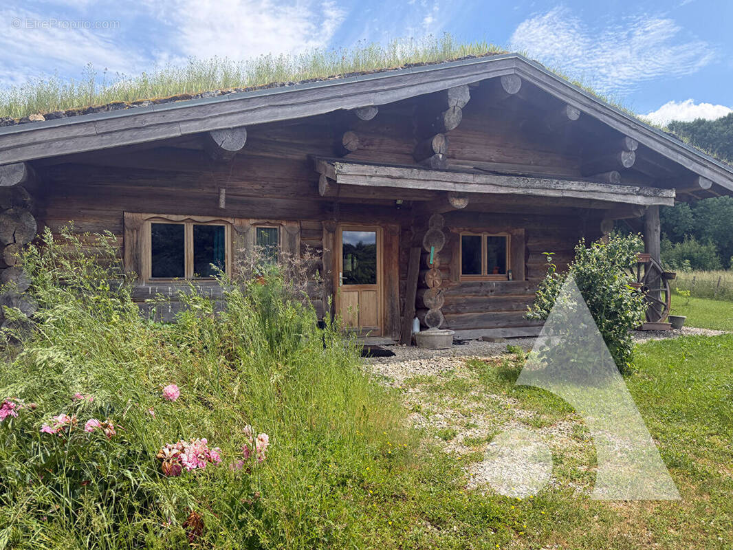 Maison à MAUPAS