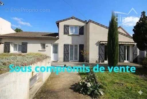 Maison à CHAMPS-SUR-MARNE