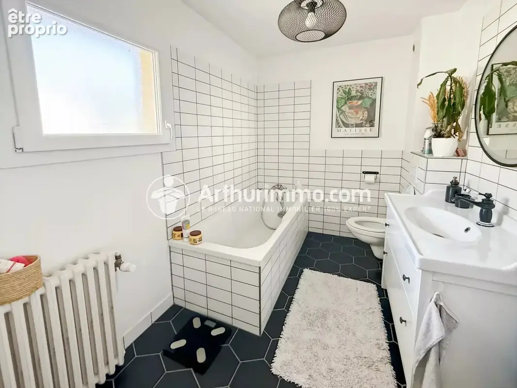 Maison de 5 pieces avec sous-sol et dependances - photo 13