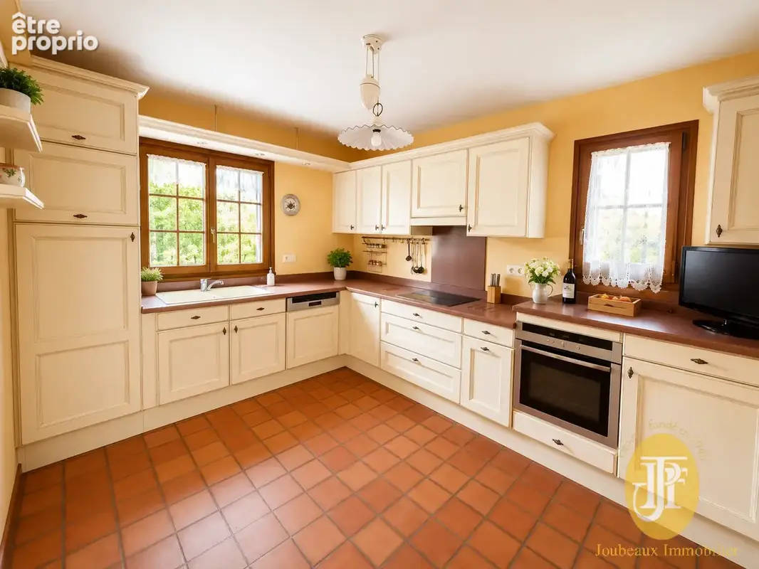 Maison Familiale - À 2 pas des bords de Seine et à seulement 15 minutes de la Gare de Vernon !! - photo 2